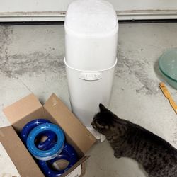 Diaper Genie Complete + Refills