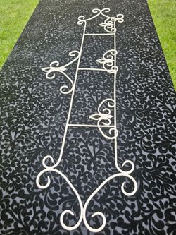 $20.00 - Large & Horizontal Iron Wall Display Rack!  Gorgeous Design Details/Shabby Chic,/Victorian/Cottage Design Style