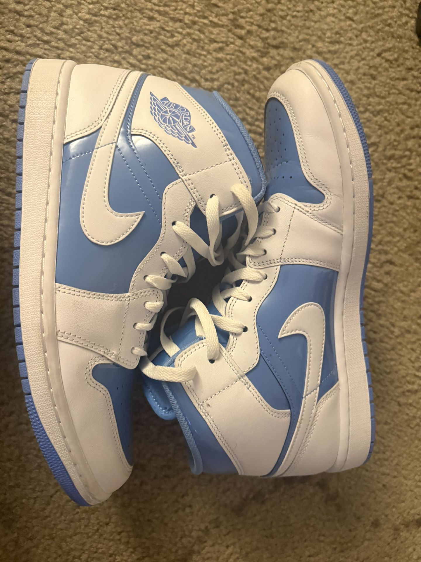 Air Jordan 1 Mid Air Se