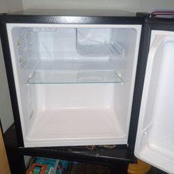 Hisense Mini Fridge 