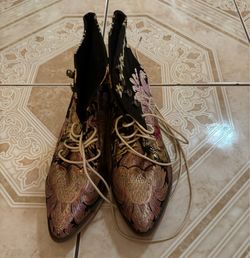Cowgirl boots with intricate details