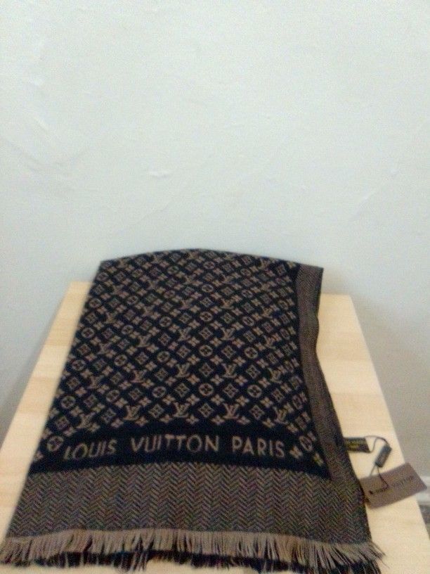 Louis Vuitton Men's Scarf 