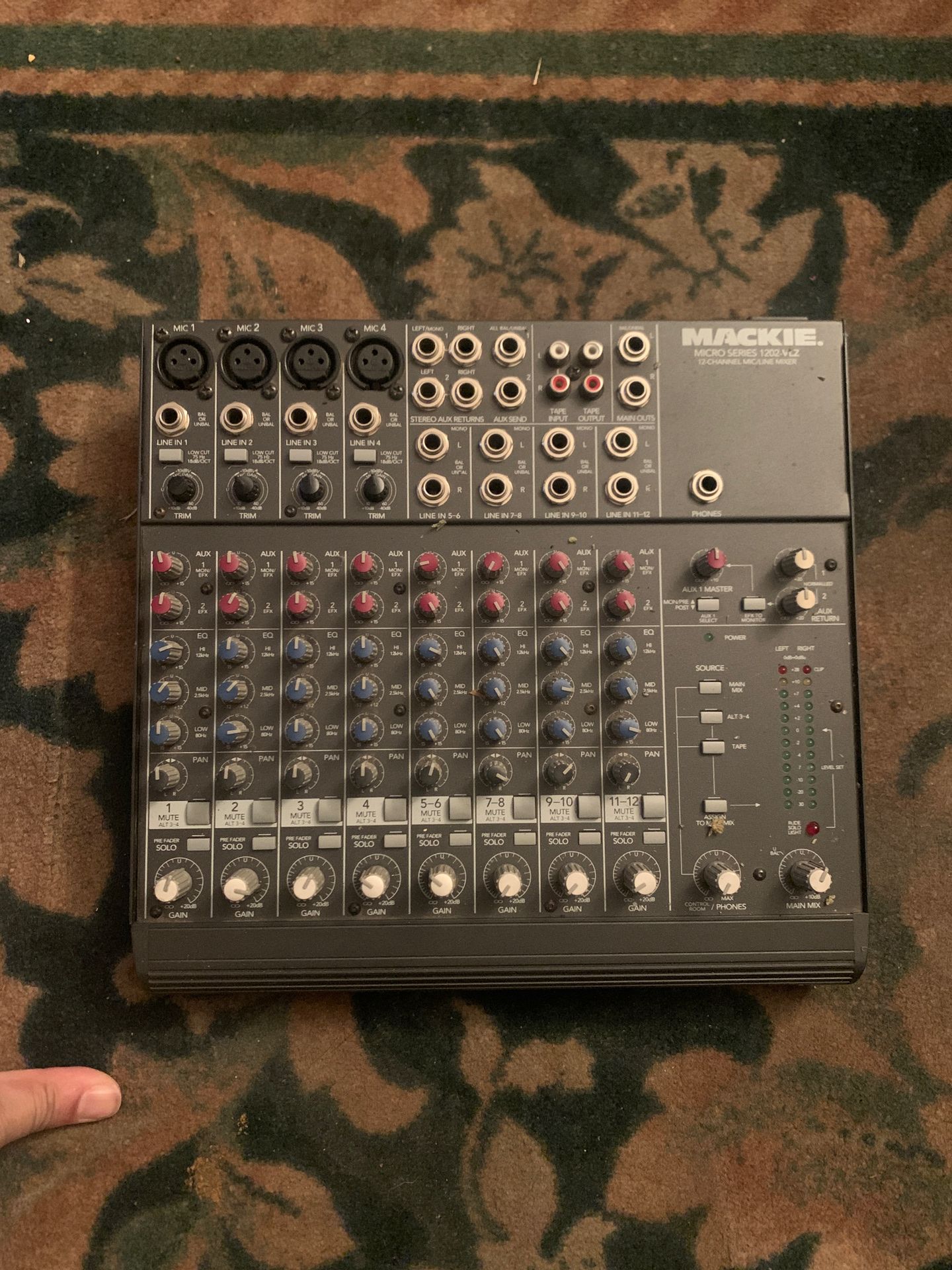 Mackie Micro Series 1202-VLZ 12-Channel mixer