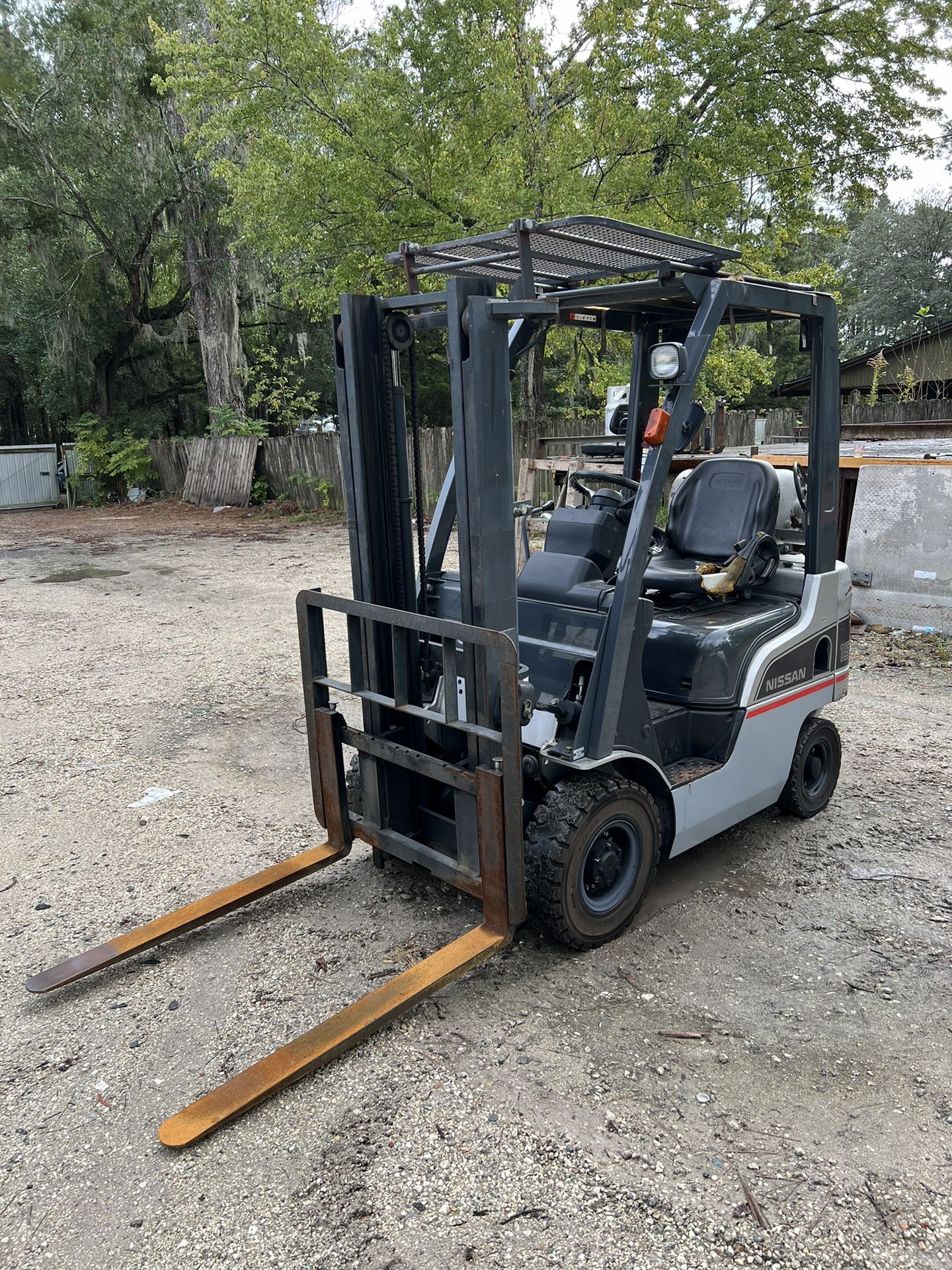 Used Japanese Imported 2011 Nissan 1.5 Ton/3300 LBS Forklift Truck