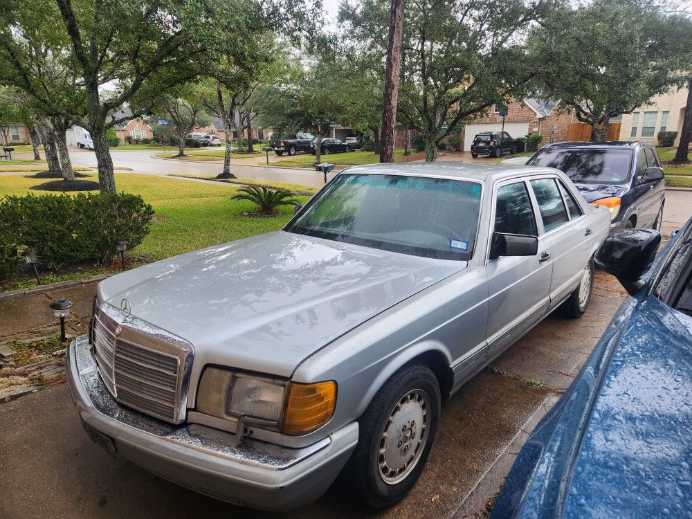 1990 Mercedes-Benz 350