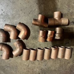 Copper Fittings 17 Pieces Total 1” Asking $35 For All Firm