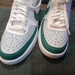 Nike Court Vision Mid Sneakers