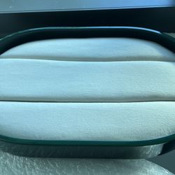 Jewelry Exhibitors – Oval Shape (Emerald Green)