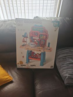 Toy pet grooming set