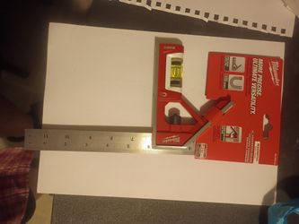 Milwaukee 12-in magnetic combination square