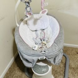 Graco Baby Swing ( Plus Baby Delight Nest)