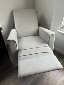 Great condition recliner 