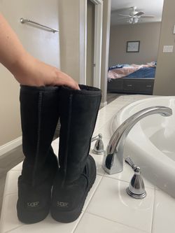 UGG BOOTS