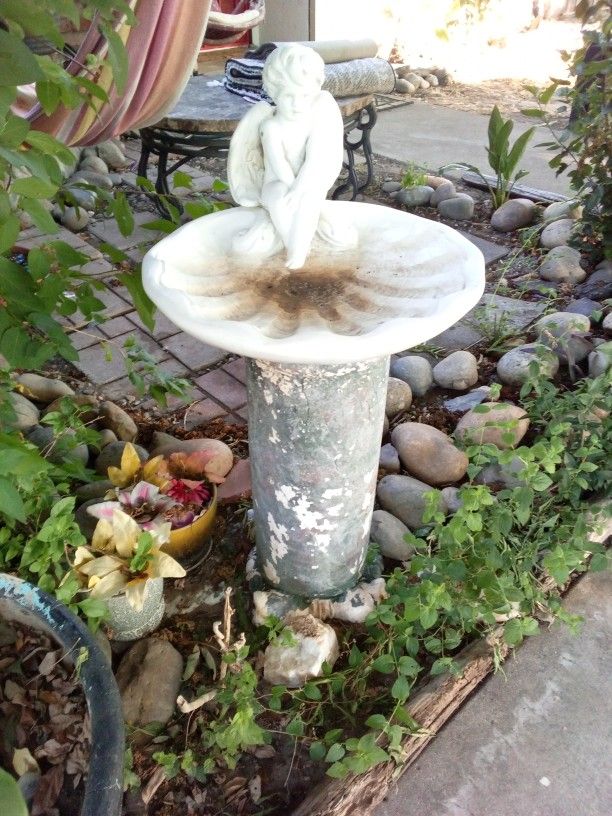 Garden Fountain Statue