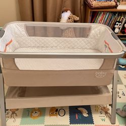 Portable Baby Bassinet Comes With Travel Bag.