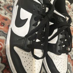 black nike shoes size 6 