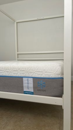 Canopy queen bed with mattress