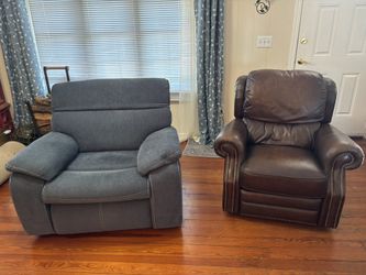 Power recliners 2 @ &200/Each