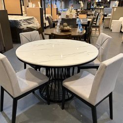 New 5pc  Dining Room Set