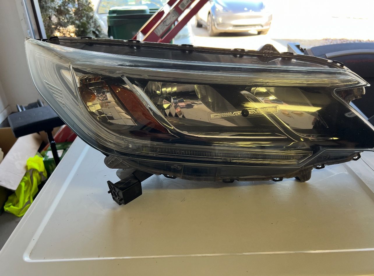 OEM Honda CR-V PASSENGER side headlight 2018-2022