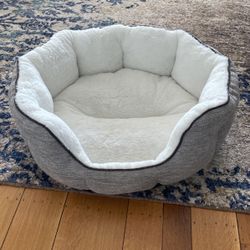 Dog bed 
