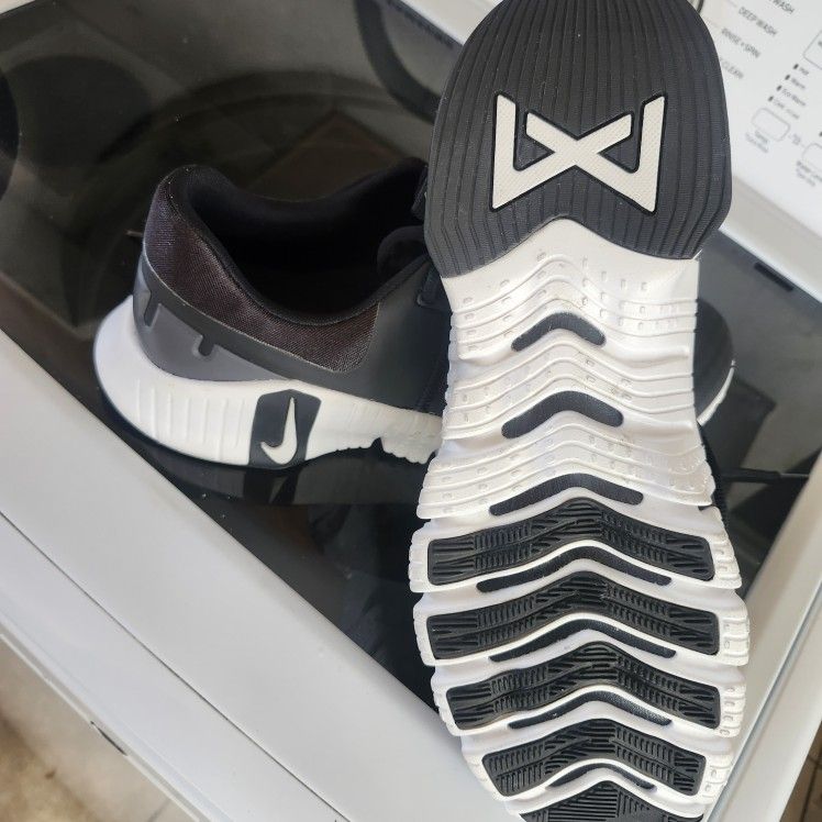 NIKE SHOES size12 black& white