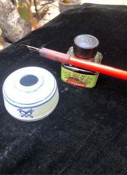 Vintage American Pencil Co. 1140 New York USA pen. Encre Café des Iles ink France. Heart with arrows inkwell stamped PW.