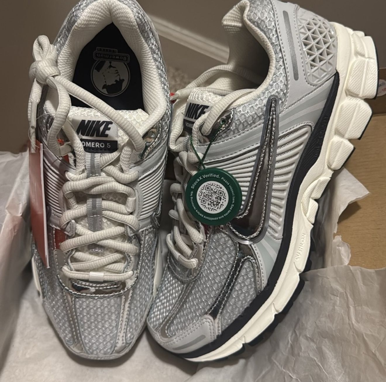 Nike zoom Vomero 5 photon dust metallic silver women’s size 9 new with box