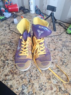 Kobe showtime size 10