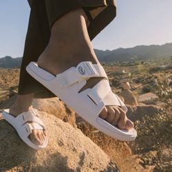 NEW CHACO chillos white comfortable adjustable strap sandals women Size 8W 