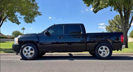 Chevrolet Silverado Crew Cab Pickup Truck