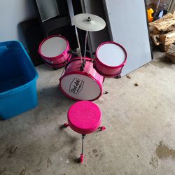 Kids Drum Set... Needs Drum Sticks 