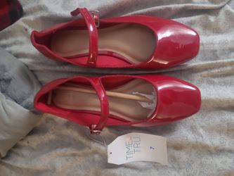 Size 7 new  $10