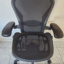 Herman Miller Aeron Fully Loaded Size B & C Like-NEW!