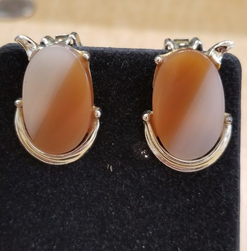 Clip On Earrings With Agates