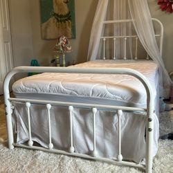 Twin Bed with Frame 
