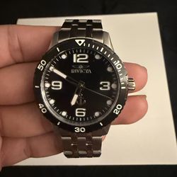 Invicta Ocean Voyage Men’s Watch Quartz & Magnetic Bracelet