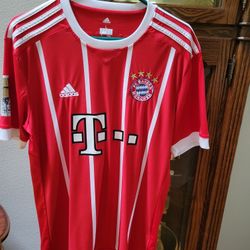 Size L Soccer Shirt
