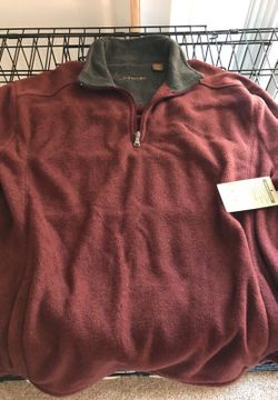 Men's St Johns Bay fleece pullover. New