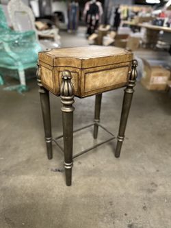 Storage Accents Table