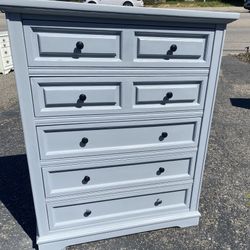 Dresser tall light gray  5 drawers with dovetail construction #0480 Made by Bassett furniture Just sanded and painted it 4/10 19 x 40 x 41 1/2” tall