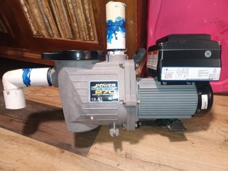 POOL PUMP/ NEVER USED IT/ MAKE OFFER