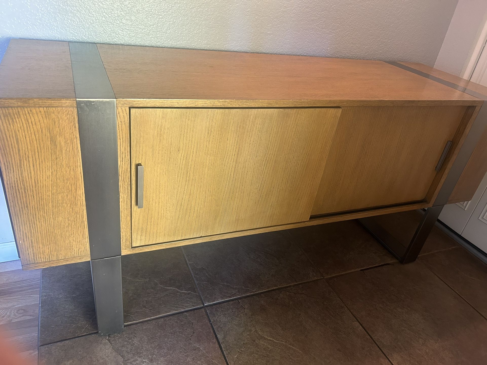 La-Z-Boy Modern Solid Wood Console/Entertainment Center/Sofa Table