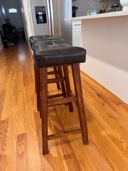 Set of 2 Saddle Bar Stools