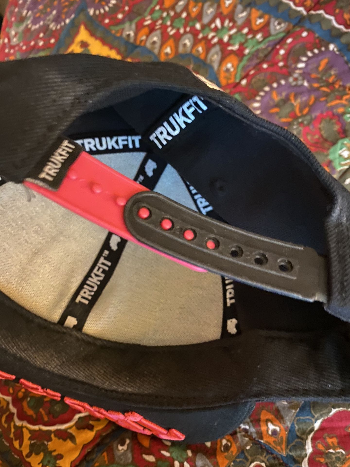 Trukfit hat feeling spacey pink n black brand new