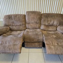 Automatic Reclining Couch