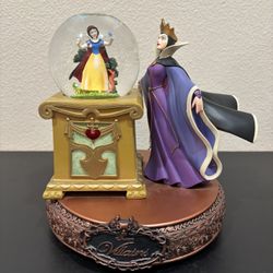 2006 Disney Villains Snow Globe Snow White Evil Queen