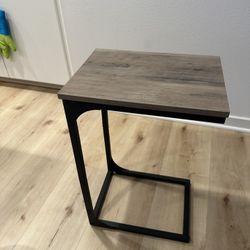 Narrow Side Table / C-Shaped End Table