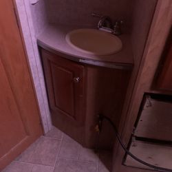 RV bathroom sink
