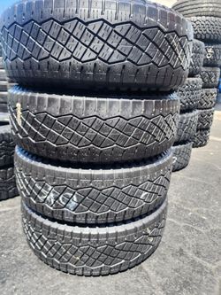 Set de llantas usadas goodyear wrangler LT285/65 R20